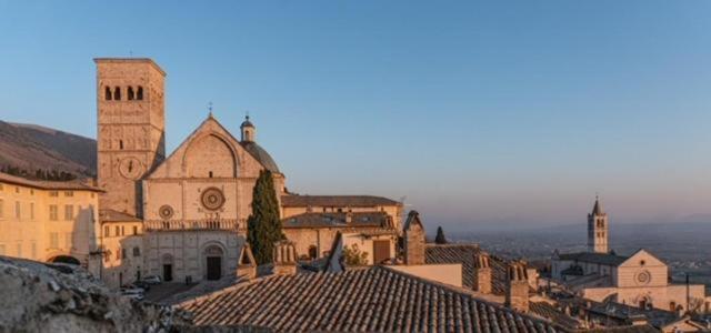 Bed and Breakfast Domus Fonte Dei Leoni Asís Exterior foto